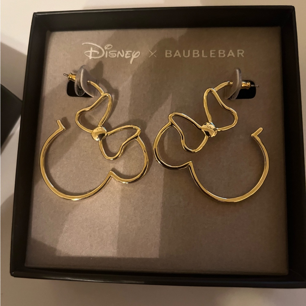 New Baublebar Disney gold Minnie outline earrings